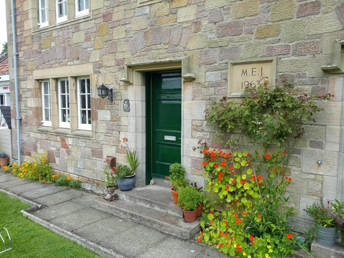 Ford Village Bed & Breakfast Exterior photo